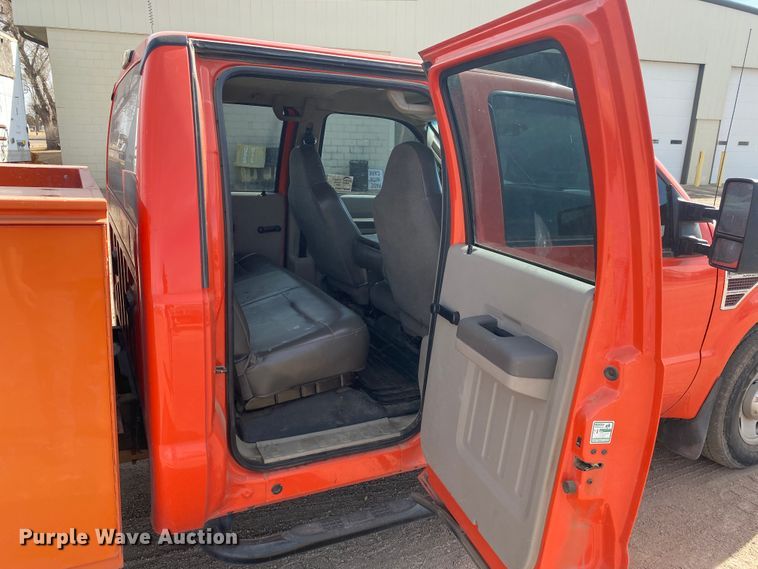 image for item DM8304 2009 Ford F250 Super Duty  Crew Cab utility bed pickup truck