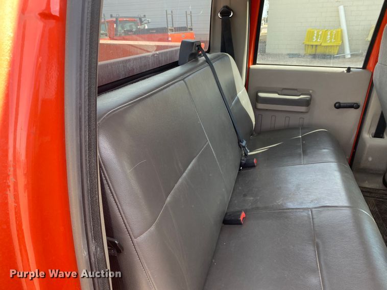 image for item DM8304 2009 Ford F250 Super Duty  Crew Cab utility bed pickup truck