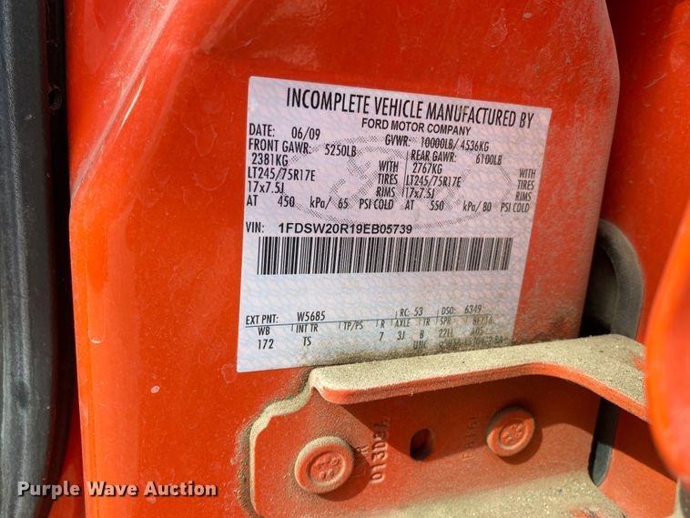 image for item DM8304 2009 Ford F250 Super Duty  Crew Cab utility bed pickup truck