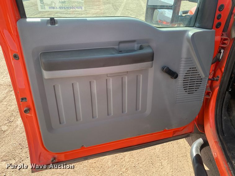 image for item DM8305 2011 Ford F250 Super Duty  pickup truck