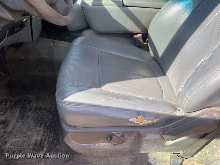 image for item DM8305 2011 Ford F250 Super Duty  pickup truck