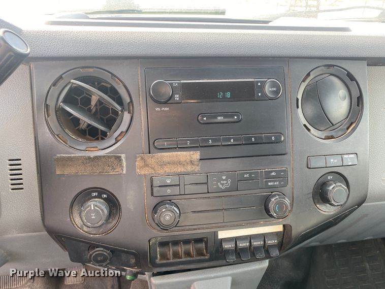 image for item DM8305 2011 Ford F250 Super Duty  pickup truck