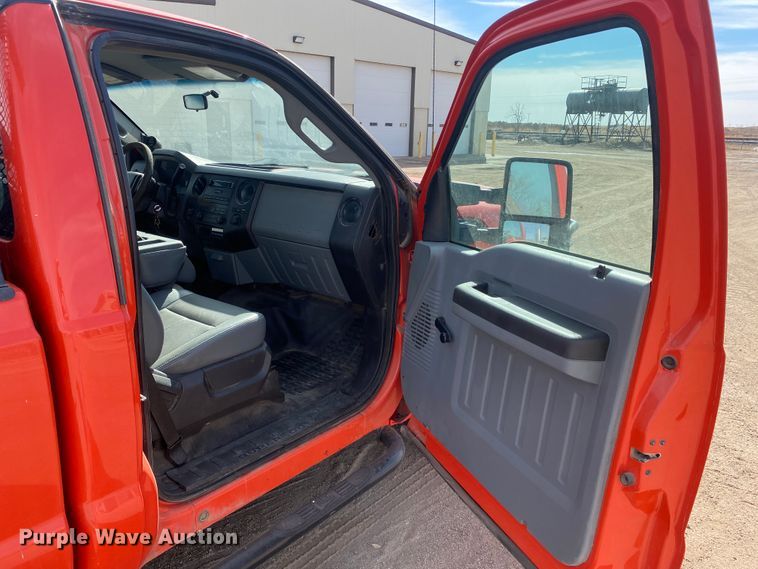 image for item DM8305 2011 Ford F250 Super Duty  pickup truck