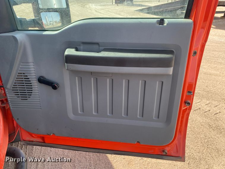 image for item DM8305 2011 Ford F250 Super Duty  pickup truck