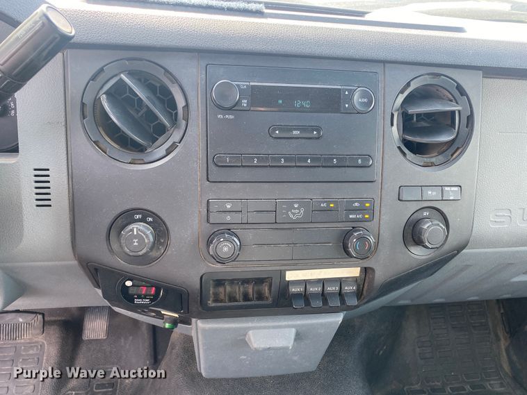 image for item DM8306 2011 Ford F250 Super Duty  pickup truck