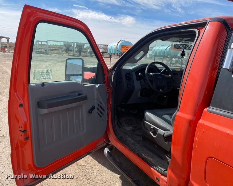 image for item DM8307 2011 Ford F250 Super Duty  pickup truck