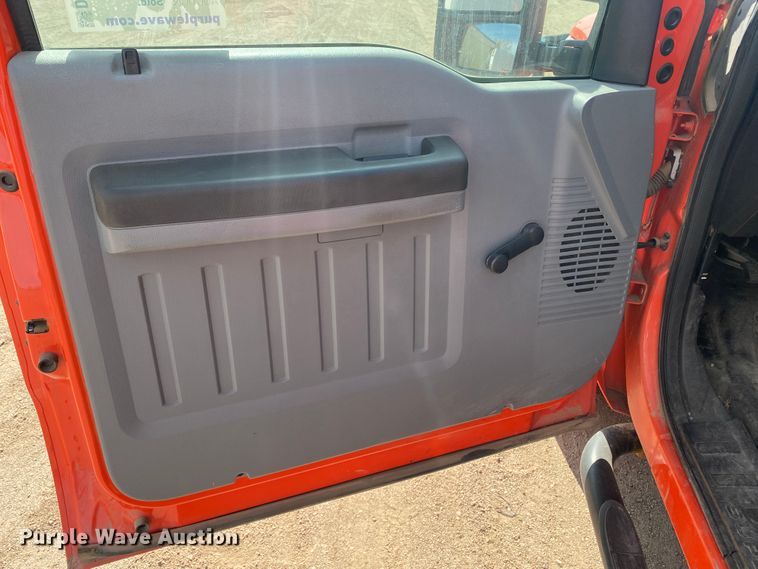 image for item DM8307 2011 Ford F250 Super Duty  pickup truck