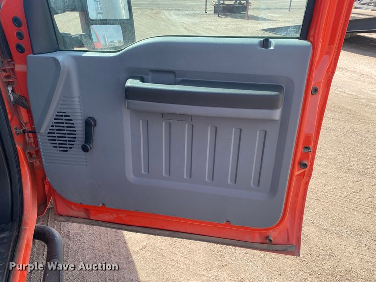 image for item DM8307 2011 Ford F250 Super Duty  pickup truck