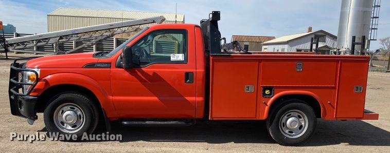 image for item DM8308 2011 Ford F250 Super Duty  utility bed pickup truck