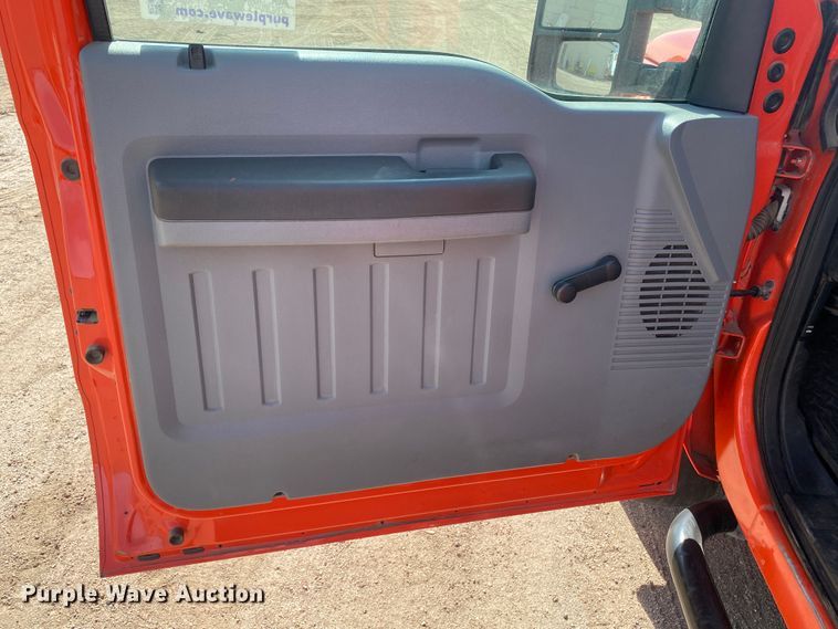 image for item DM8308 2011 Ford F250 Super Duty  utility bed pickup truck