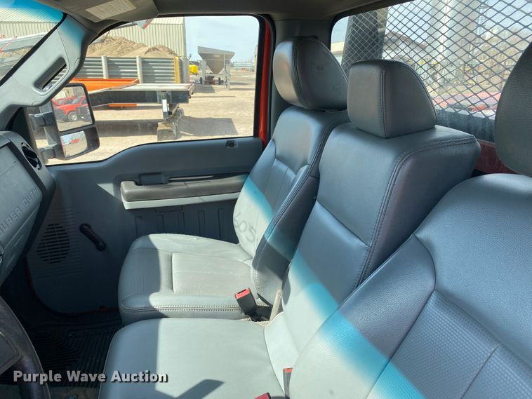 image for item DM8308 2011 Ford F250 Super Duty  utility bed pickup truck