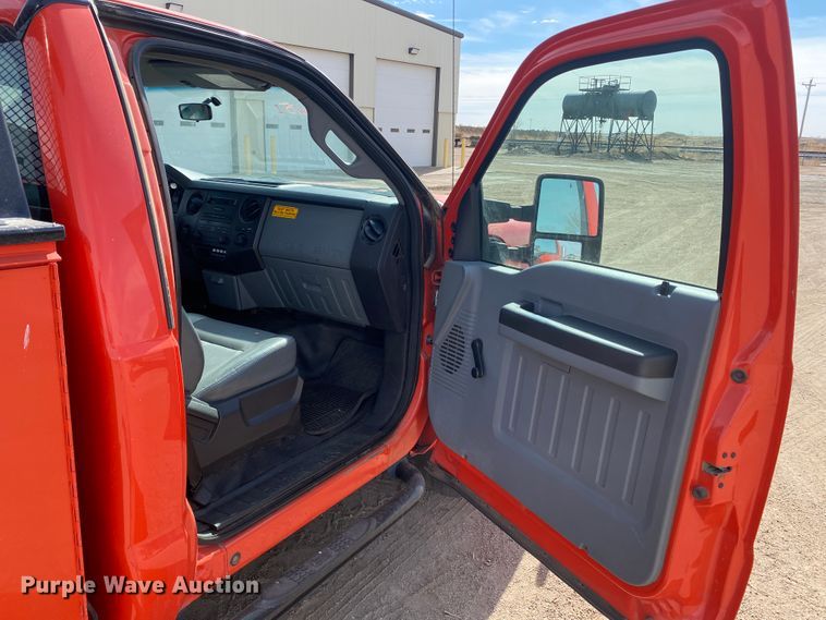 image for item DM8308 2011 Ford F250 Super Duty  utility bed pickup truck