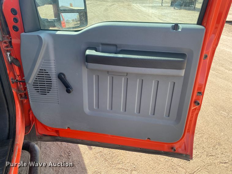 image for item DM8308 2011 Ford F250 Super Duty  utility bed pickup truck