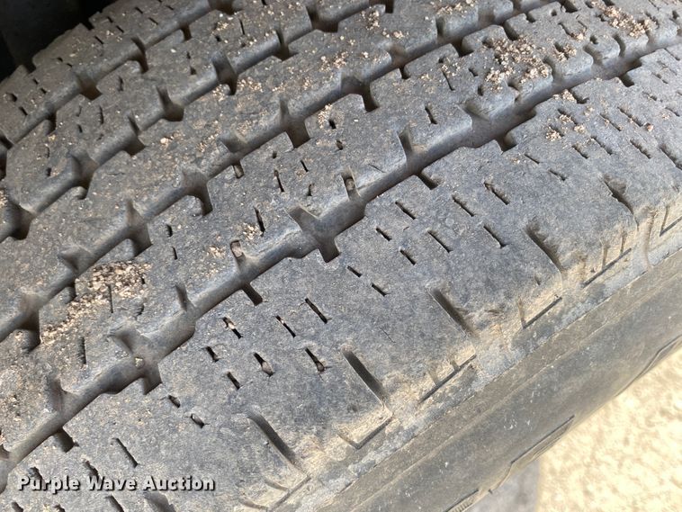 image for item DM8308 2011 Ford F250 Super Duty  utility bed pickup truck