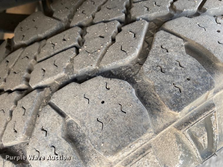 image for item DM8308 2011 Ford F250 Super Duty  utility bed pickup truck