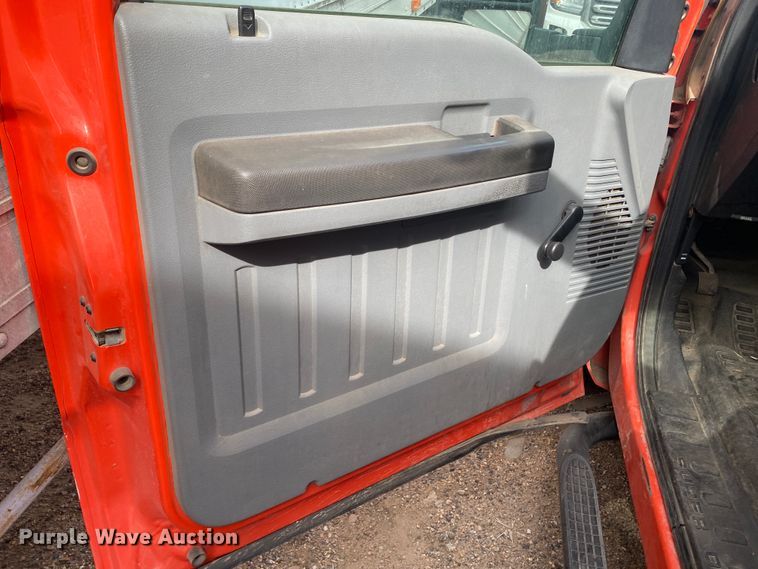 image for item DM8310 2011 Ford F250 Super Duty  pickup truck