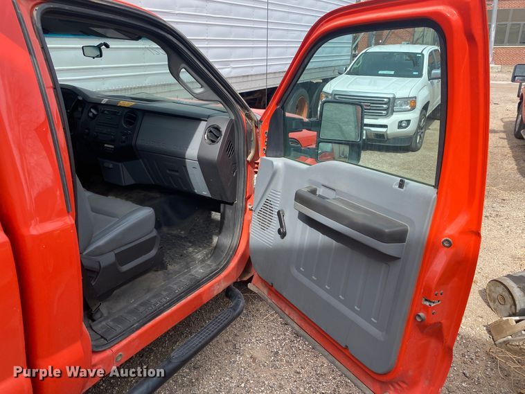 image for item DM8310 2011 Ford F250 Super Duty  pickup truck