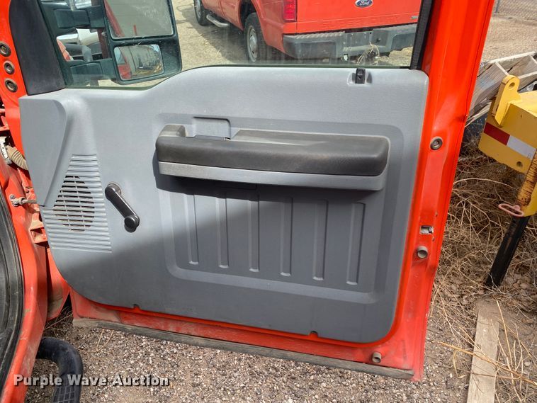 image for item DM8310 2011 Ford F250 Super Duty  pickup truck