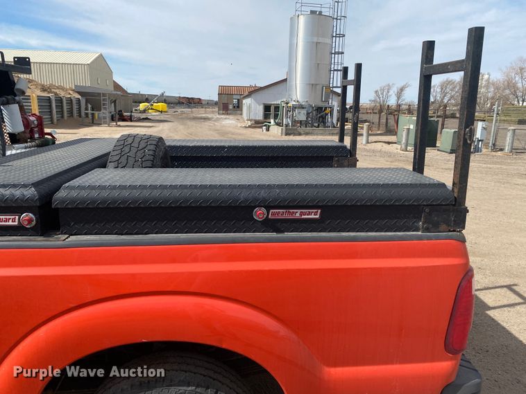 image for item DM8311 2011 Ford F250 Super Duty  pickup truck