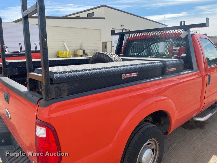 image for item DM8311 2011 Ford F250 Super Duty  pickup truck