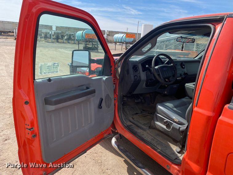 image for item DM8311 2011 Ford F250 Super Duty  pickup truck