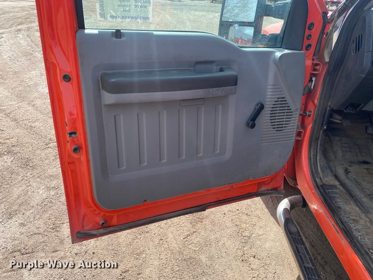 image for item DM8311 2011 Ford F250 Super Duty  pickup truck