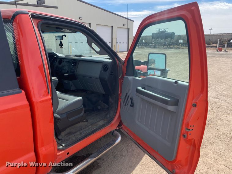 image for item DM8311 2011 Ford F250 Super Duty  pickup truck