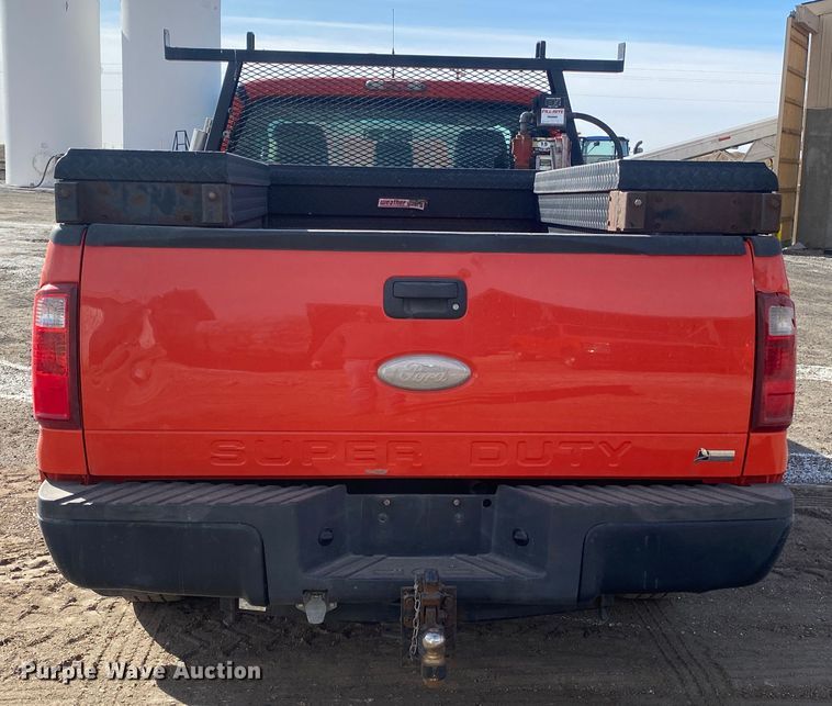 image for item DM8312 2011 Ford F250 Super Duty  pickup truck