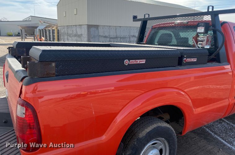 image for item DM8312 2011 Ford F250 Super Duty  pickup truck