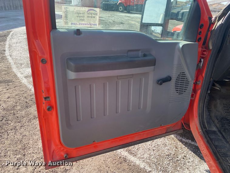 image for item DM8312 2011 Ford F250 Super Duty  pickup truck