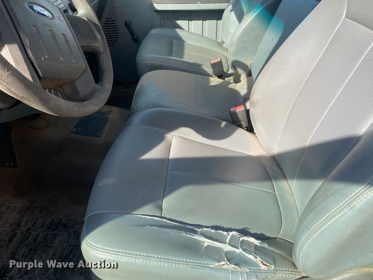 image for item DM8312 2011 Ford F250 Super Duty  pickup truck