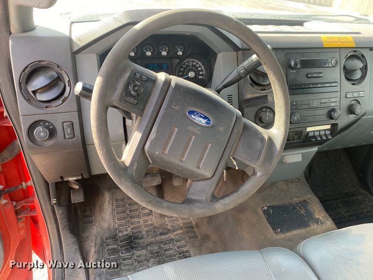 image for item DM8312 2011 Ford F250 Super Duty  pickup truck