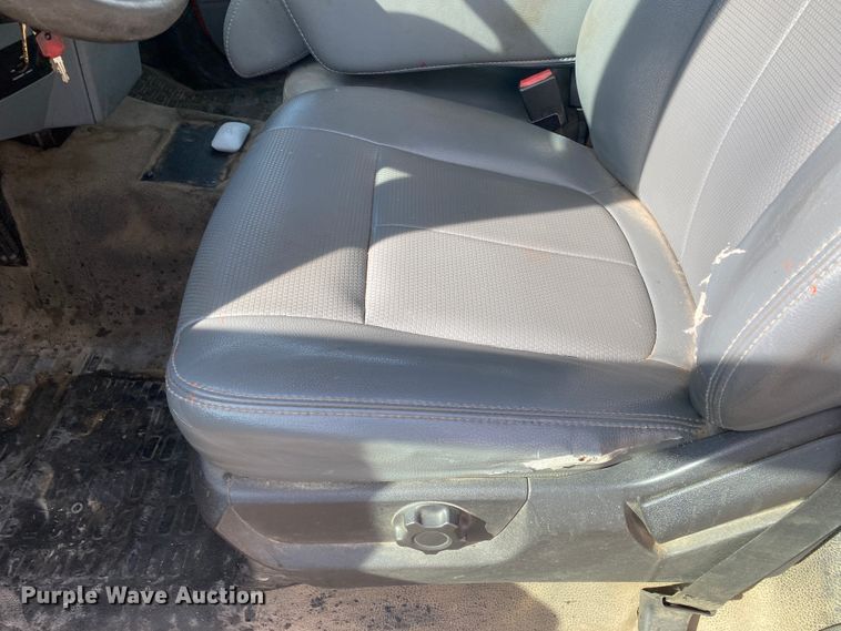 image for item DM8313 2011 Ford F250 Super Duty  pickup truck