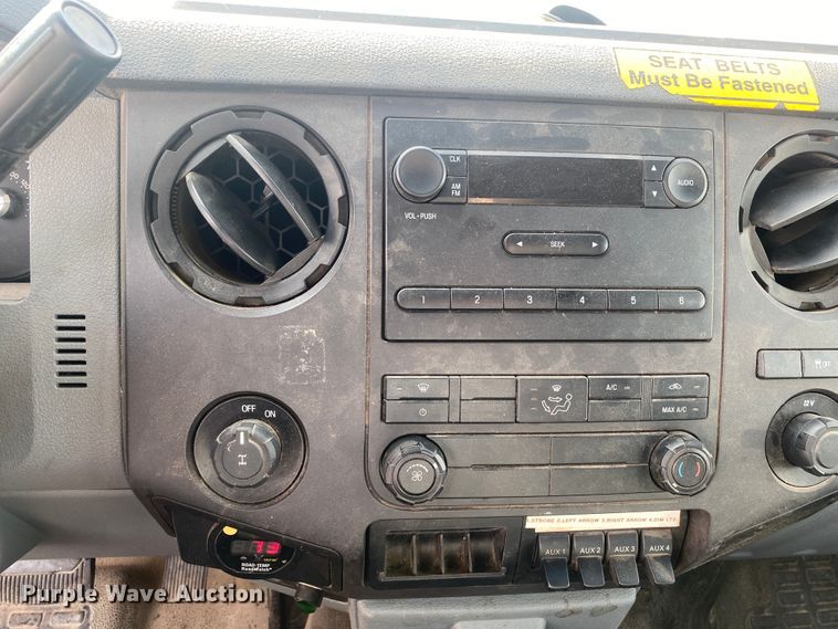 image for item DM8313 2011 Ford F250 Super Duty  pickup truck