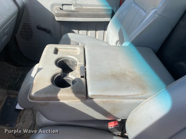 image for item DM8313 2011 Ford F250 Super Duty  pickup truck