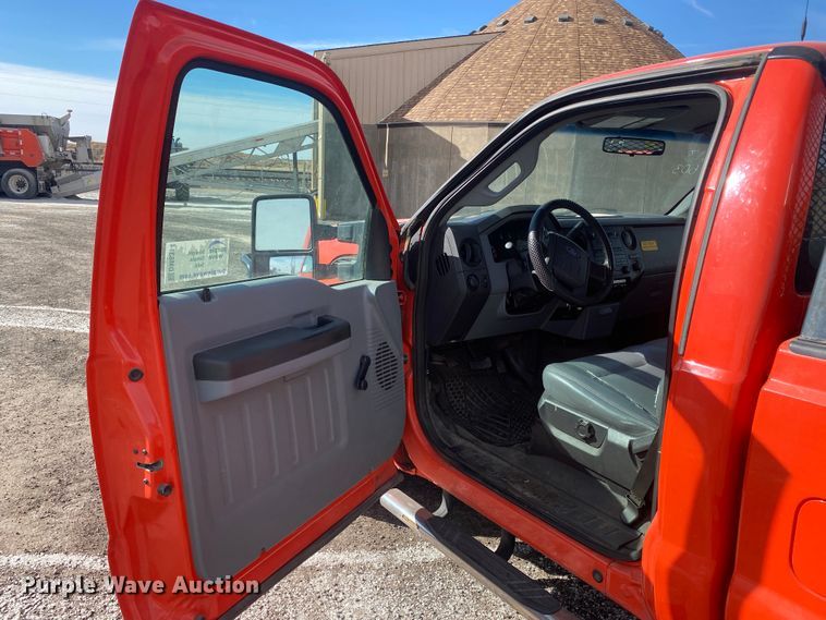 image for item DM8314 2011 Ford F250 Super Duty  pickup truck