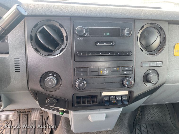 image for item DM8314 2011 Ford F250 Super Duty  pickup truck