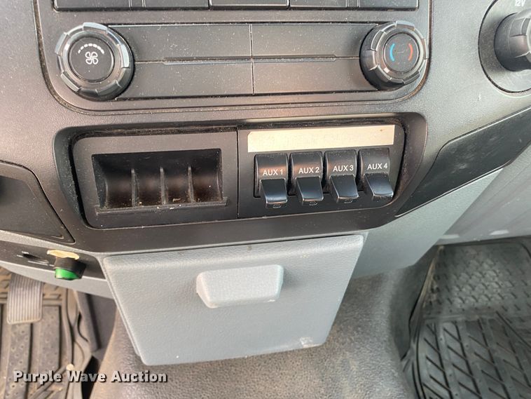 image for item DM8314 2011 Ford F250 Super Duty  pickup truck