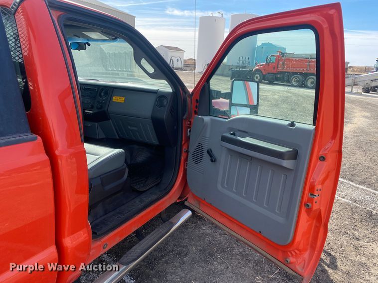 image for item DM8314 2011 Ford F250 Super Duty  pickup truck