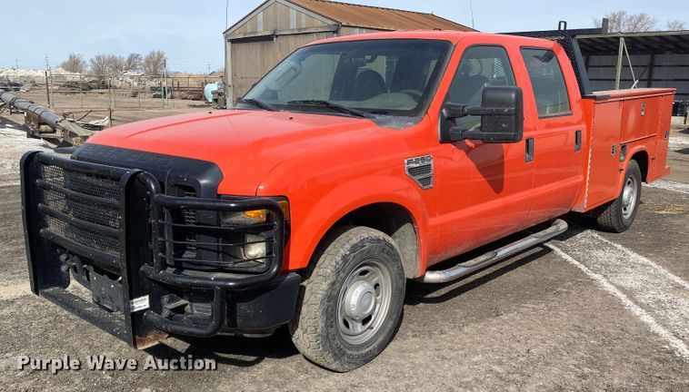 image for item DM8315 2010 Ford F250 Super Duty  Crew Cab utility bed pickup truck