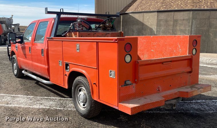 image for item DM8315 2010 Ford F250 Super Duty  Crew Cab utility bed pickup truck