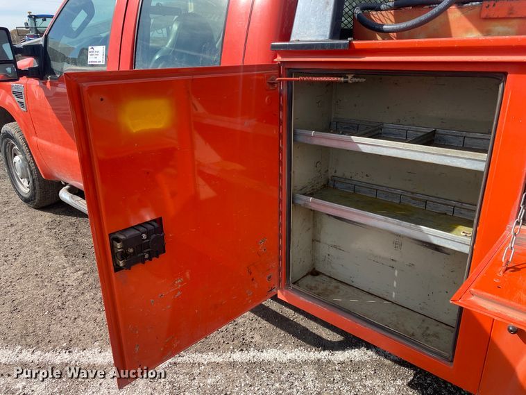 image for item DM8315 2010 Ford F250 Super Duty  Crew Cab utility bed pickup truck