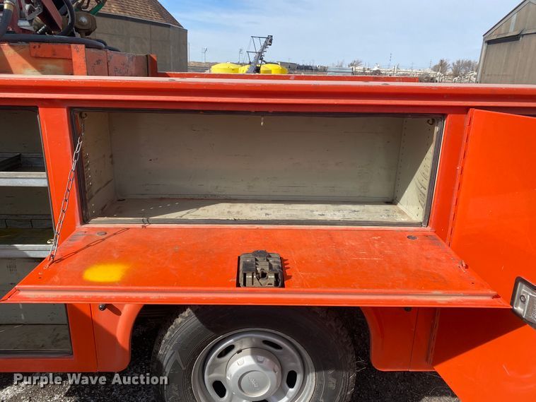 image for item DM8315 2010 Ford F250 Super Duty  Crew Cab utility bed pickup truck