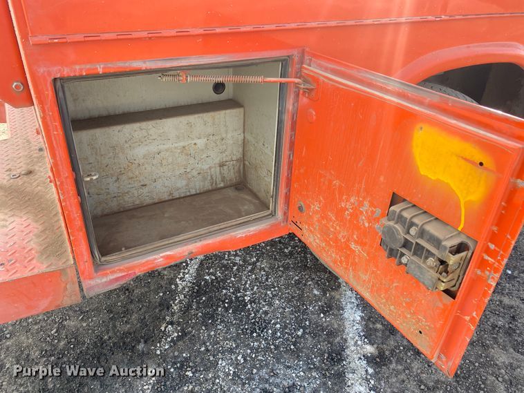 image for item DM8315 2010 Ford F250 Super Duty  Crew Cab utility bed pickup truck