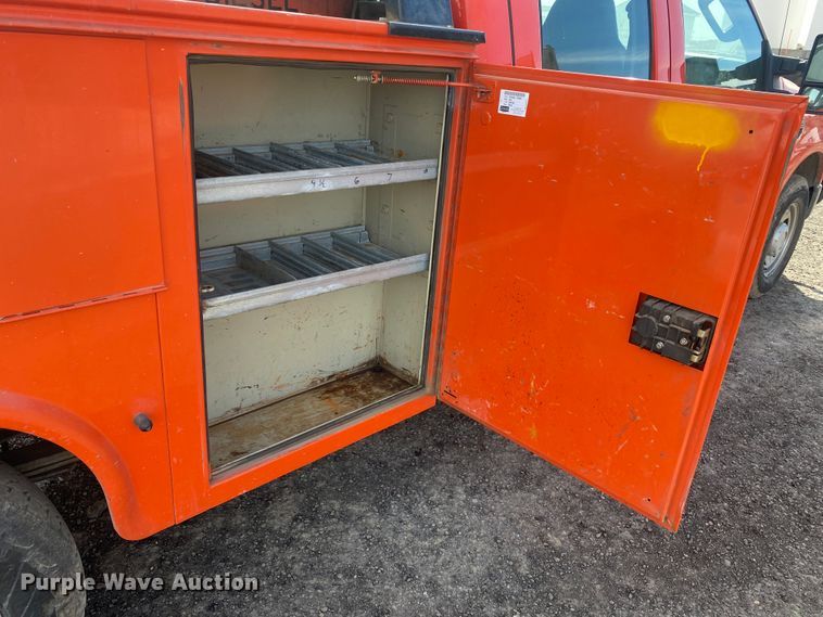 image for item DM8315 2010 Ford F250 Super Duty  Crew Cab utility bed pickup truck