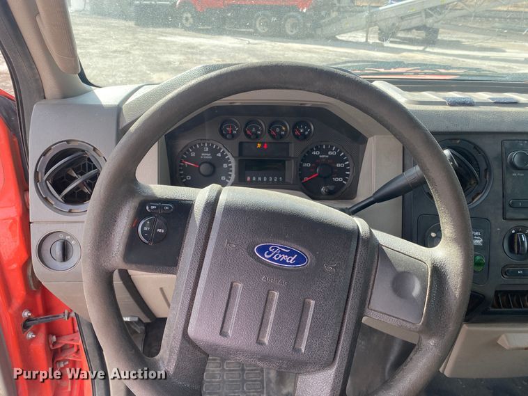 image for item DM8315 2010 Ford F250 Super Duty  Crew Cab utility bed pickup truck