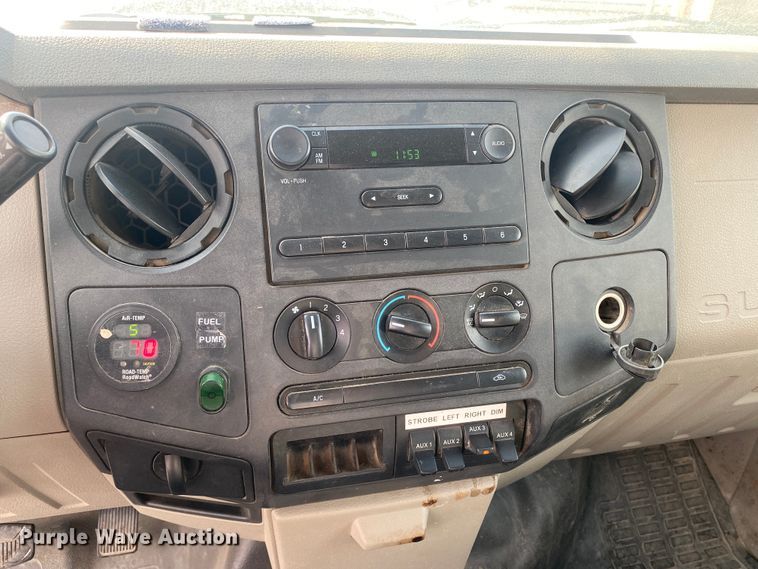 image for item DM8315 2010 Ford F250 Super Duty  Crew Cab utility bed pickup truck