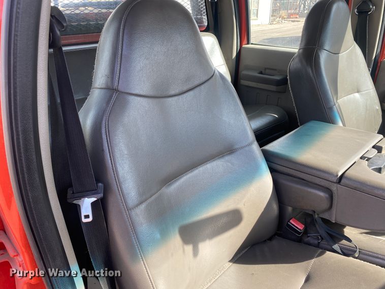 image for item DM8315 2010 Ford F250 Super Duty  Crew Cab utility bed pickup truck