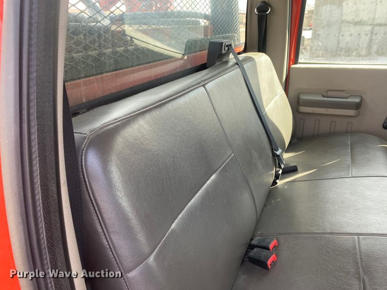 image for item DM8315 2010 Ford F250 Super Duty  Crew Cab utility bed pickup truck