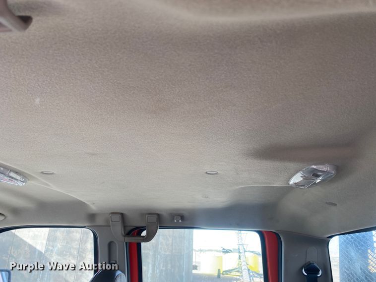 image for item DM8315 2010 Ford F250 Super Duty  Crew Cab utility bed pickup truck